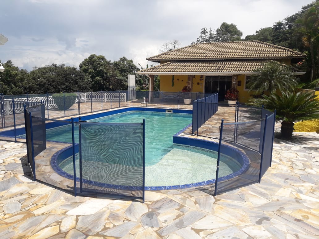 CERCAS DE PROTEÇÃO PARA PISCINAS